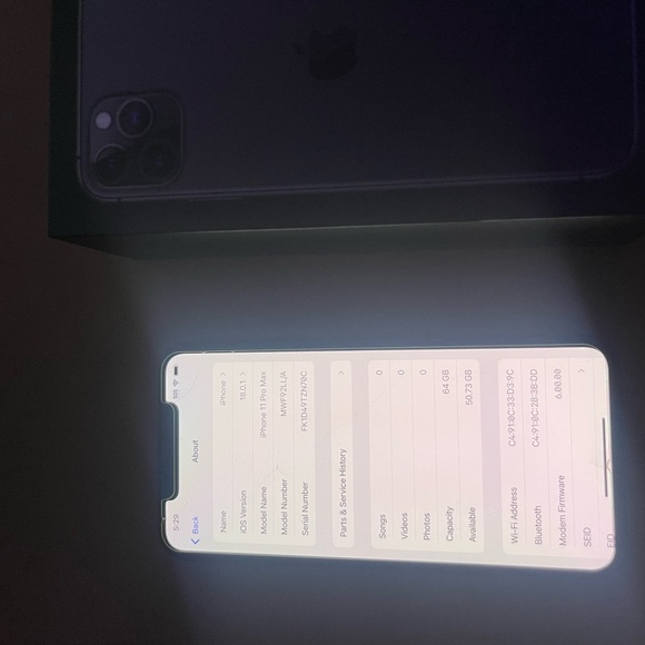 Apple IPhone 11 Pro Max 64 GB - Picture 4 of 6